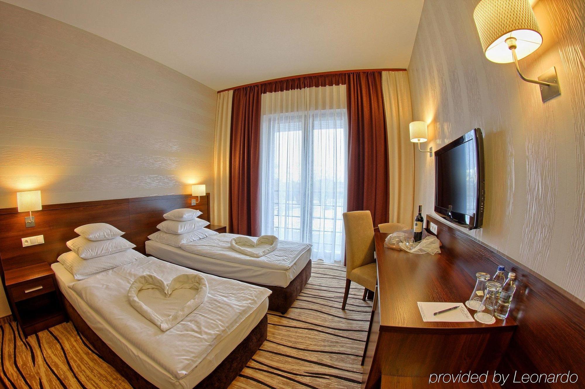 Hotel Arkas Proszkow Exterior foto